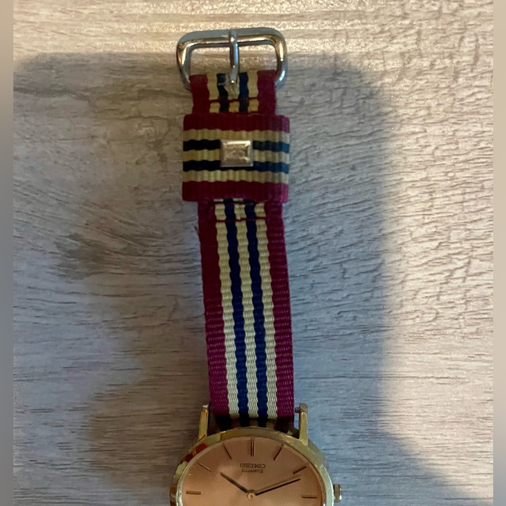 Vintage Seiko Arcobaleno 4N00-0711 Watch - Picture 7 of 15